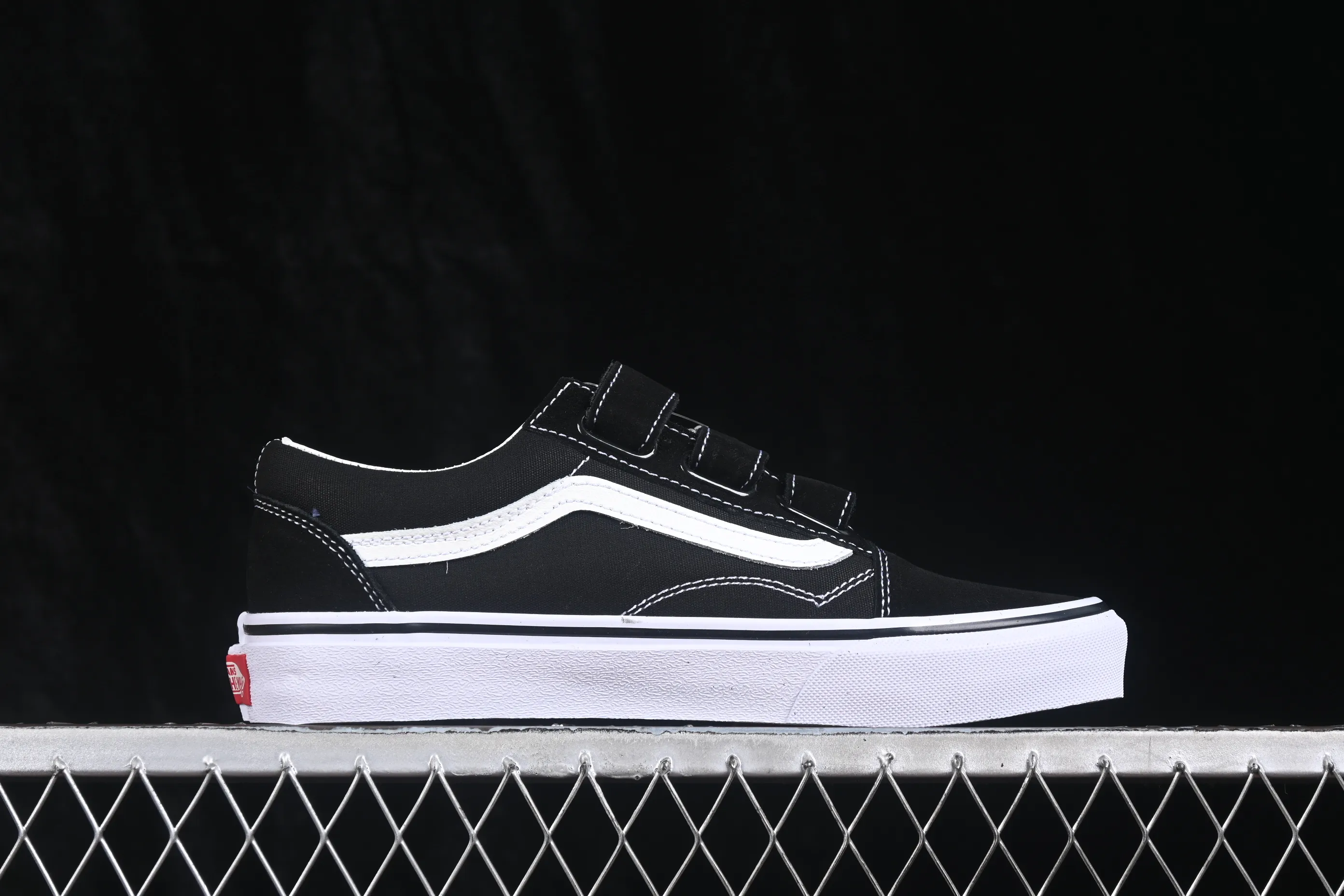 All categories Vans Vans series Vans Low Vans low top Vans Old Skool Vans Velcro low-top casual skateboard shoes VN0A3D29OIU